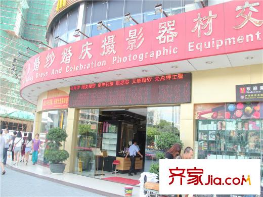 东华・星域步行100米左右的摄影器材市场