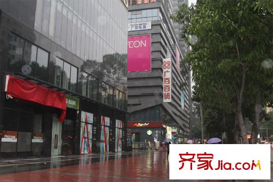 农林华府距离项目400米的广百百货