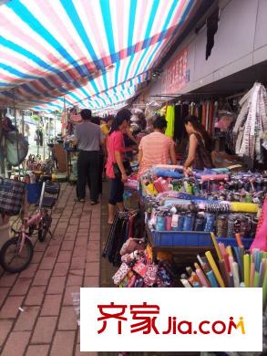 凤乐雅轩项目对面的小街(距离50米左右)