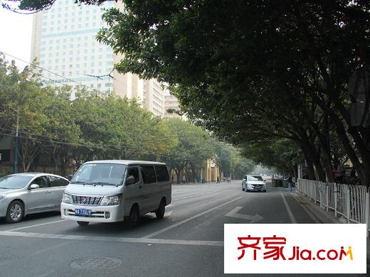 文德先生步行17分钟的起义路