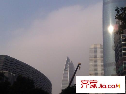 嘉裕公馆向南约400米的广东省博物馆