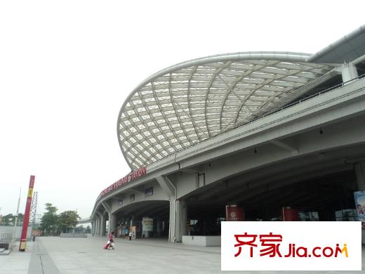 奥园越时代广州南站东进站口驾车5分钟