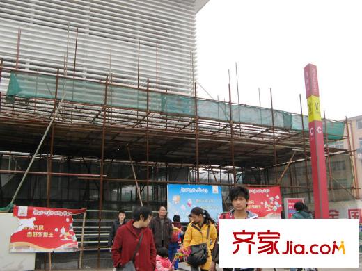 新城市江南项目距离地铁站约步行5分钟路程内