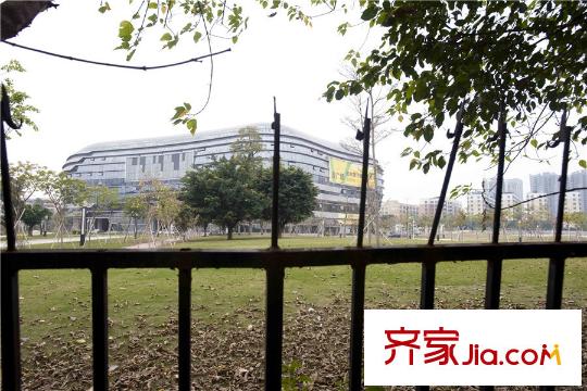 宝兴翠园漫广场