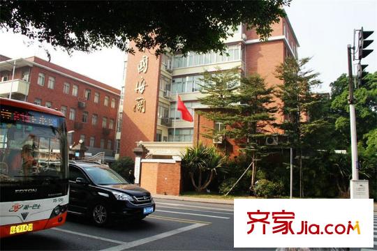 广昊大厦距离项目约7分钟路程海关大楼