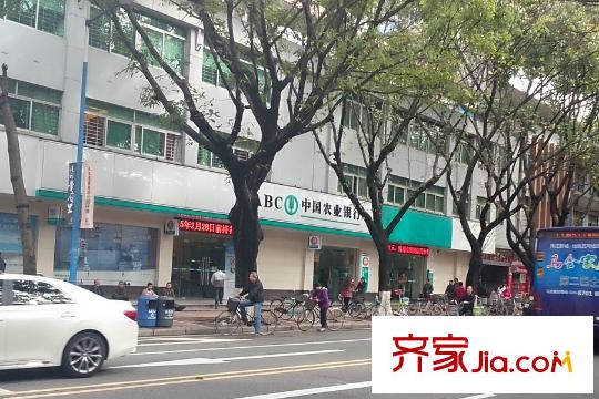中交港湾国际项目旁街道中国农业银行