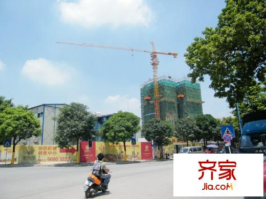 敏捷・四季花园3栋在建(2013-08)