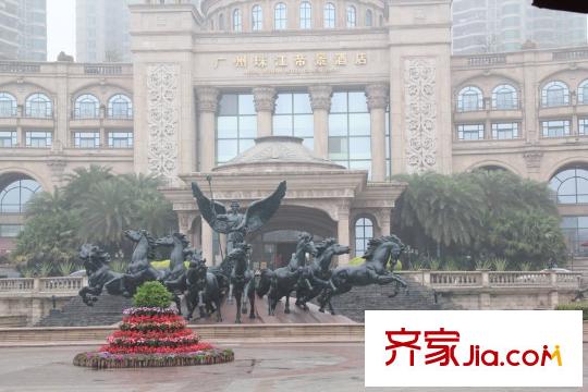 珠江帝景・紫龙府珠江帝景酒店，距离项目约200米