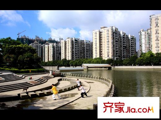 珠江帝景・紫龙府附近公园距离项目3分钟(2013-08-30)