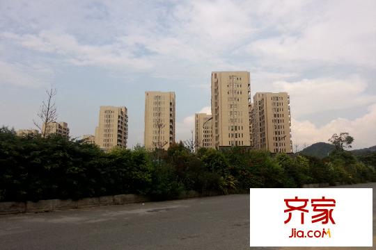 珠江岭南苑建筑外立面远景图(2015-9-22)