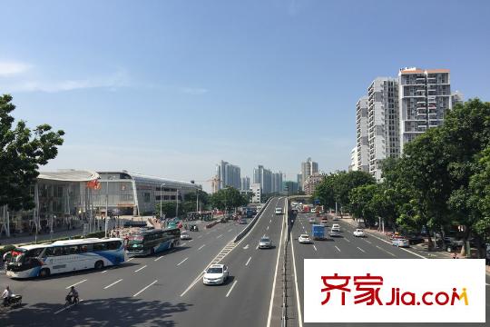 恒洲小苑项目马路对面的海珠客运站