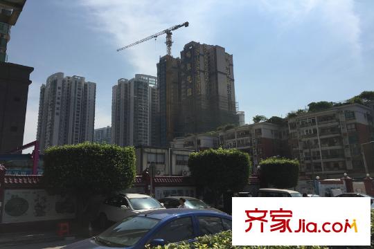 新城国际寓距离项目600米的地铁站