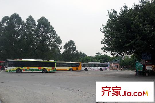 倚绿山庄・尚院项目前公交总站(2015-9)