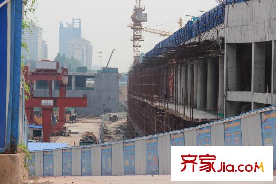 奥园国际中心地铁7号线南村万博站,距离项目步行约5分钟