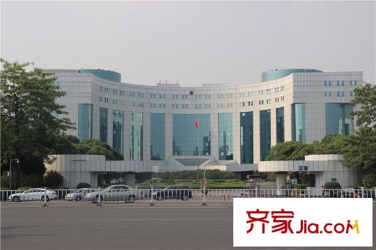 金融街・融穗澜湾步行约15分钟的番禺区政府办公楼