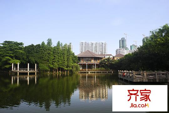 丽江如英居小区内醉心湖(2015-9)