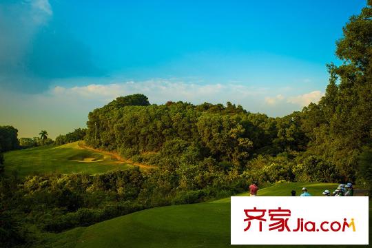 万科九龙山周边的九龙山高尔夫