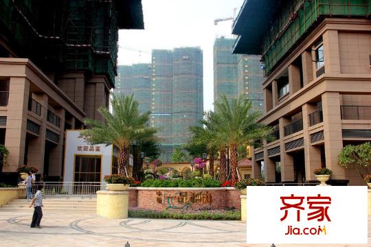 中粮一品澜山花园小区大门(2012.10.15)