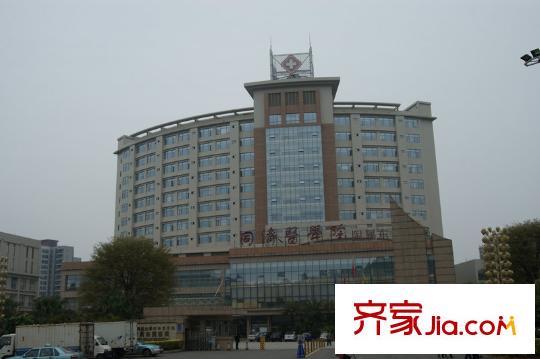 宏远御庭山对面同济医学院