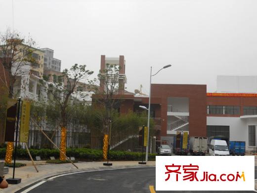 锦绣御园小区内部配置小学和幼儿园