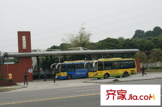 宏远御庭山对面同济医院公交站