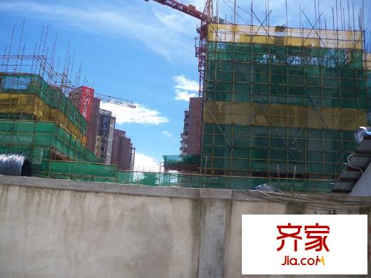 富通V都会项目外围工程进度实景(2013.8.7)