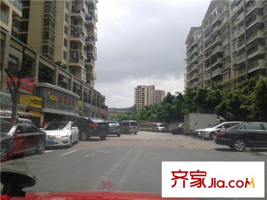 信义金御半山周边华城超市