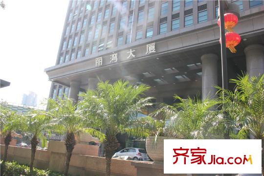 深物业前海港湾项目背面50米的丽湾大厦