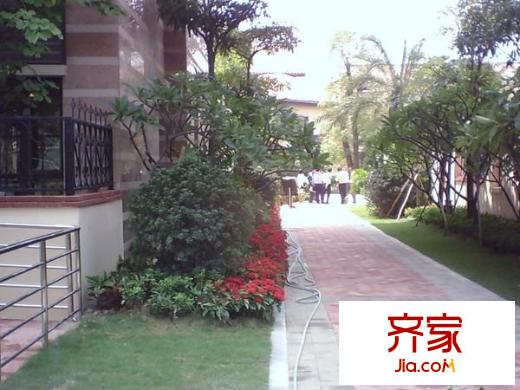 景山花园外景图