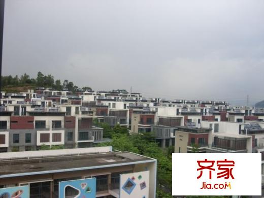 中海大山地别墅外景图