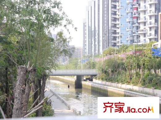 翡翠海岸配套图前面的河流