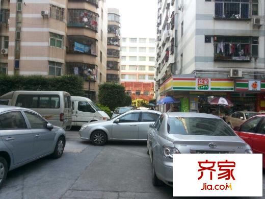 茂业城外景图