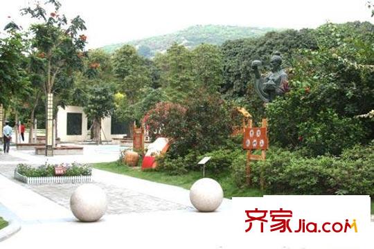 阳光玫瑰园配套图对面的月亮湾公园(2009.05.05)