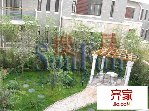 靠山居艺墅外景图