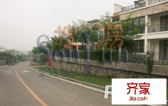 靠山居艺墅外景图