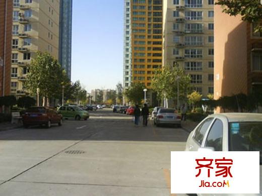 河畔丽景外景图