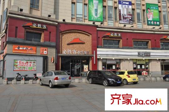 中环国际公寓周边配套-商业街