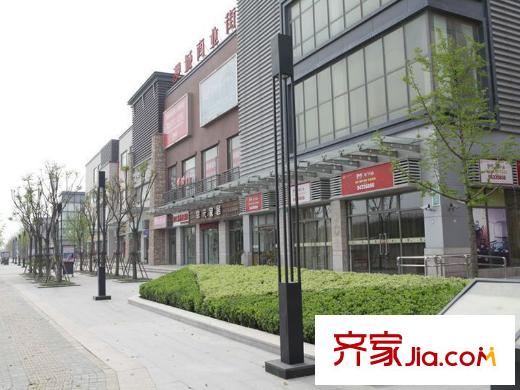 鹏欣一品漫城四期公寓周边-商业街