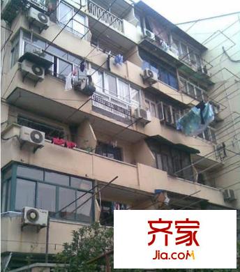 江苏路186弄小区外景图