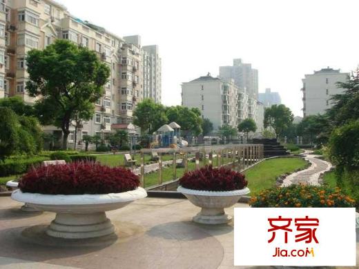 凌高小區(qū)外景圖 