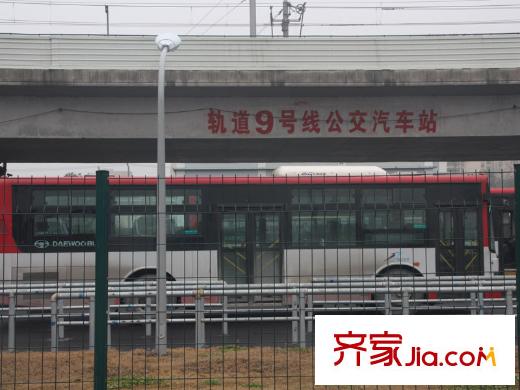 佘山玺樾周边配套:公交站