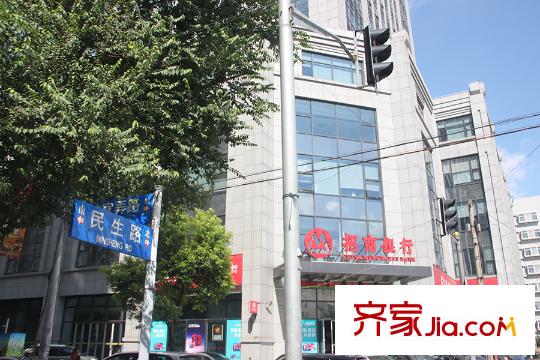 陸家嘴濱江公館周邊-招商銀行