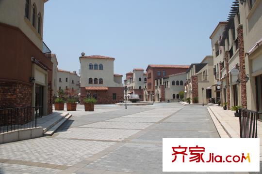 乾耀東港周邊鴻景廣場(chǎng)