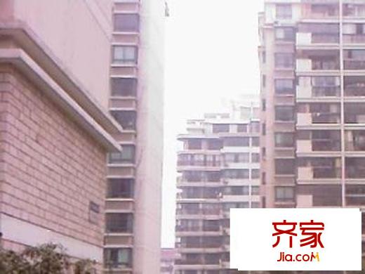 羅繡公寓