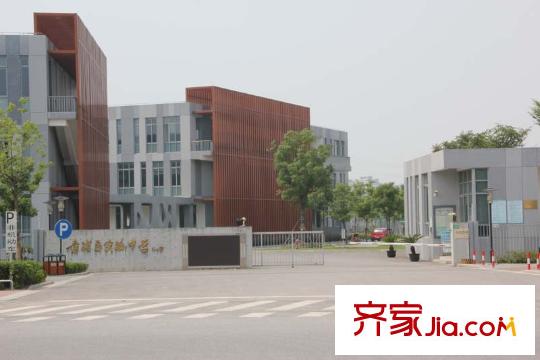 新城忆华里配套图周边配套:青浦实验中学