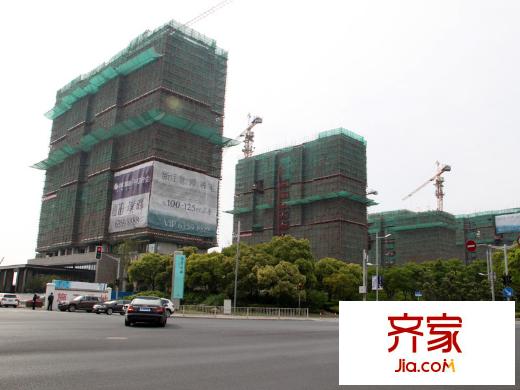 绿地海珀璞晖外景图东南侧 (2013-05)