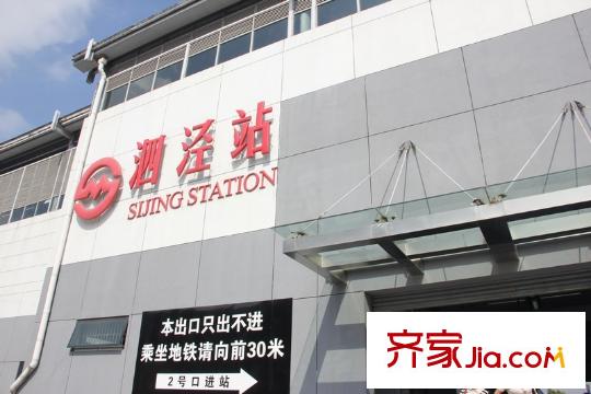 圣塔路斯周边-地铁站