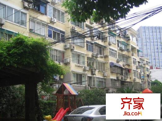 虹储小区外景图