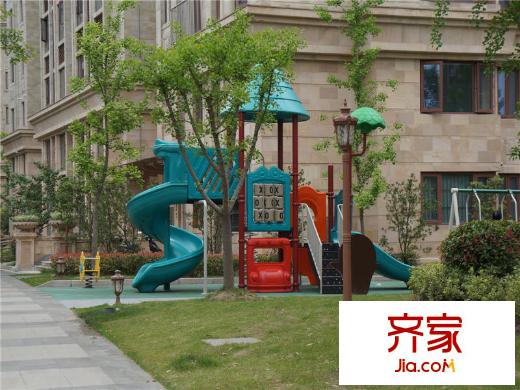 恒盛鼎城圣都汇实景图小区实景儿童乐园(2013.5)