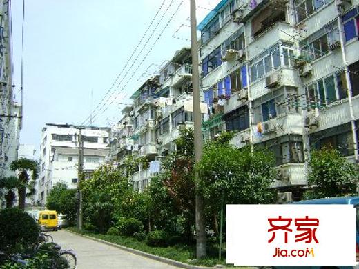成山小區(qū)外景圖上海  